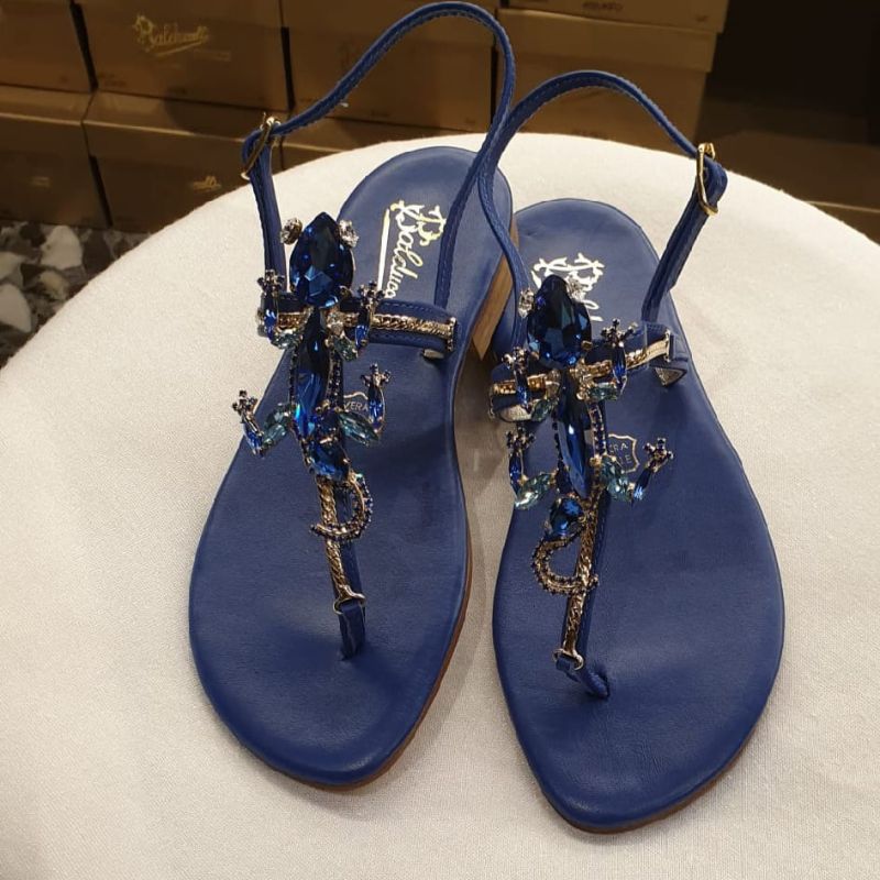 leather capri sandal with Swarovski geko
