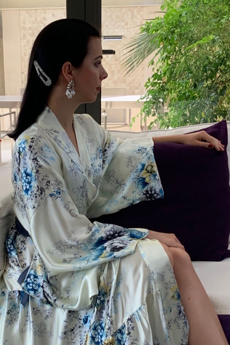 White and Blue Flowers Kimono Ariel's Vibes White and Blue Flowers Kimono Ariel's Vibes