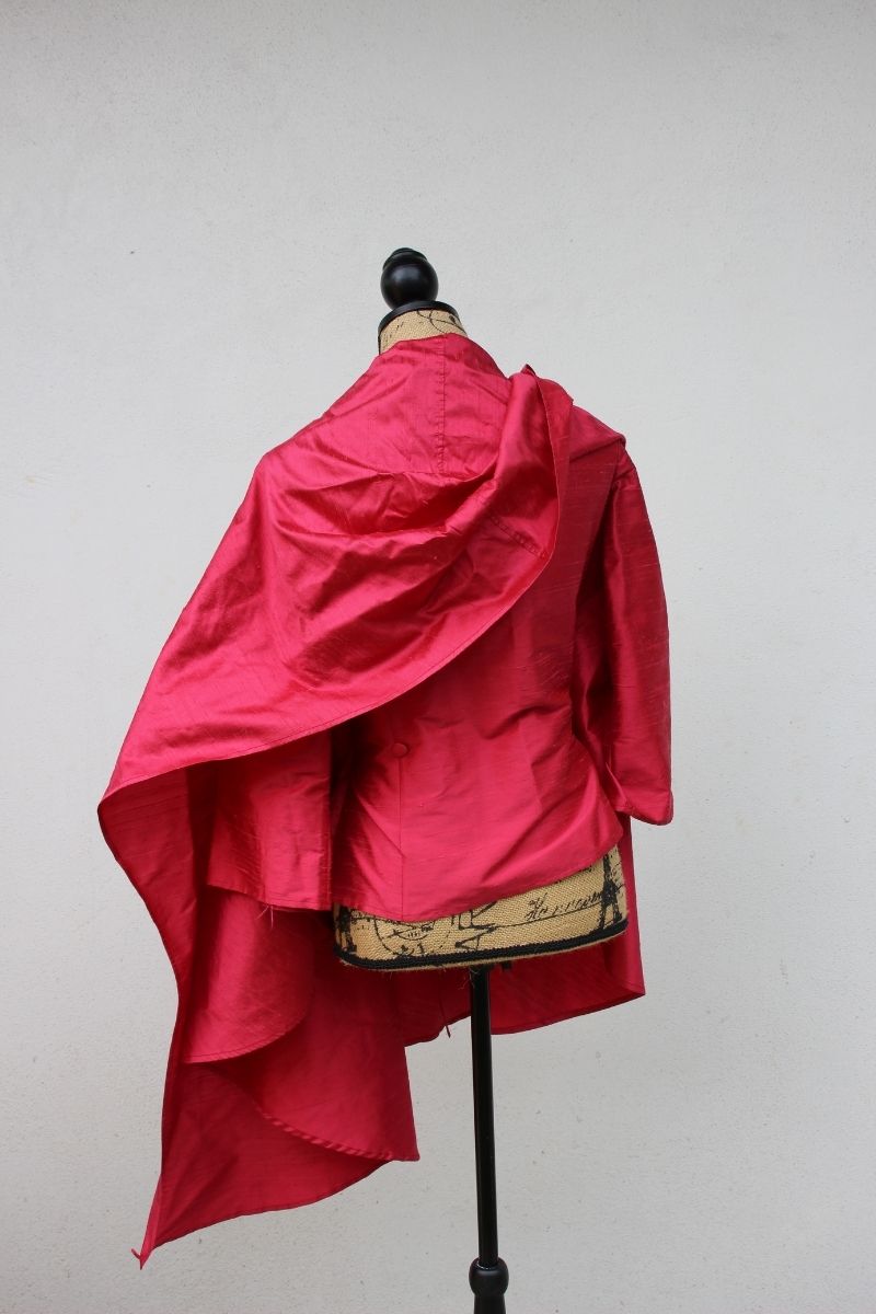 red kaftan