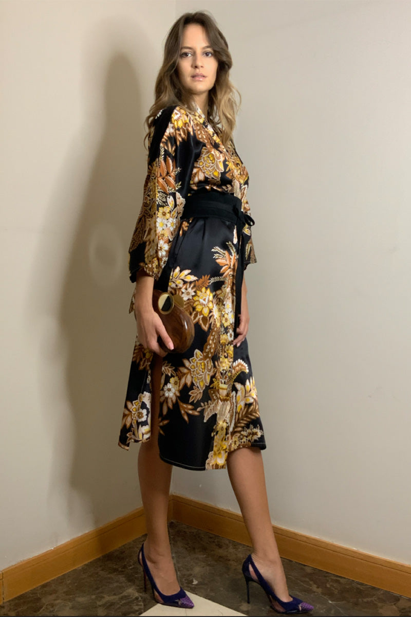 Italian Bouquet Sensual and Elegant Black & Gold short Kimono - Ariel's Vibes