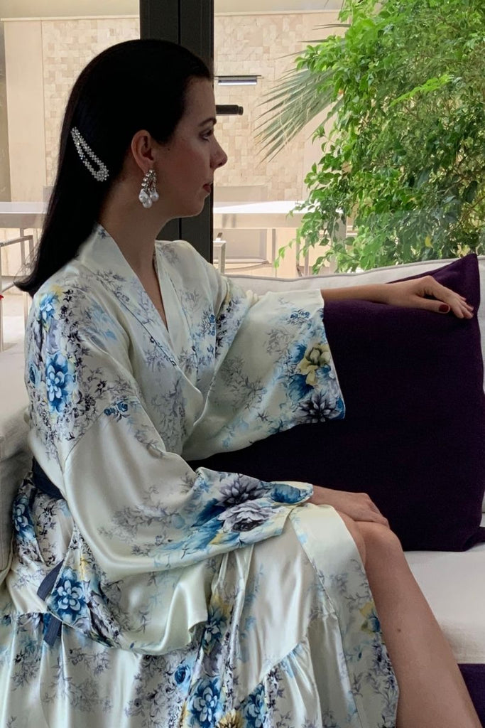 White and Blue Flowers Kimono Ariel's Vibes White and Blue Flowers Kimono Ariel's Vibes