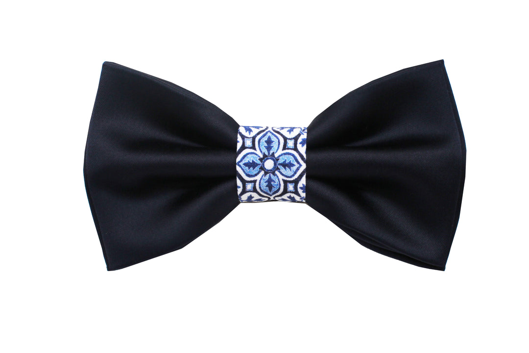 Dark blue bow tie